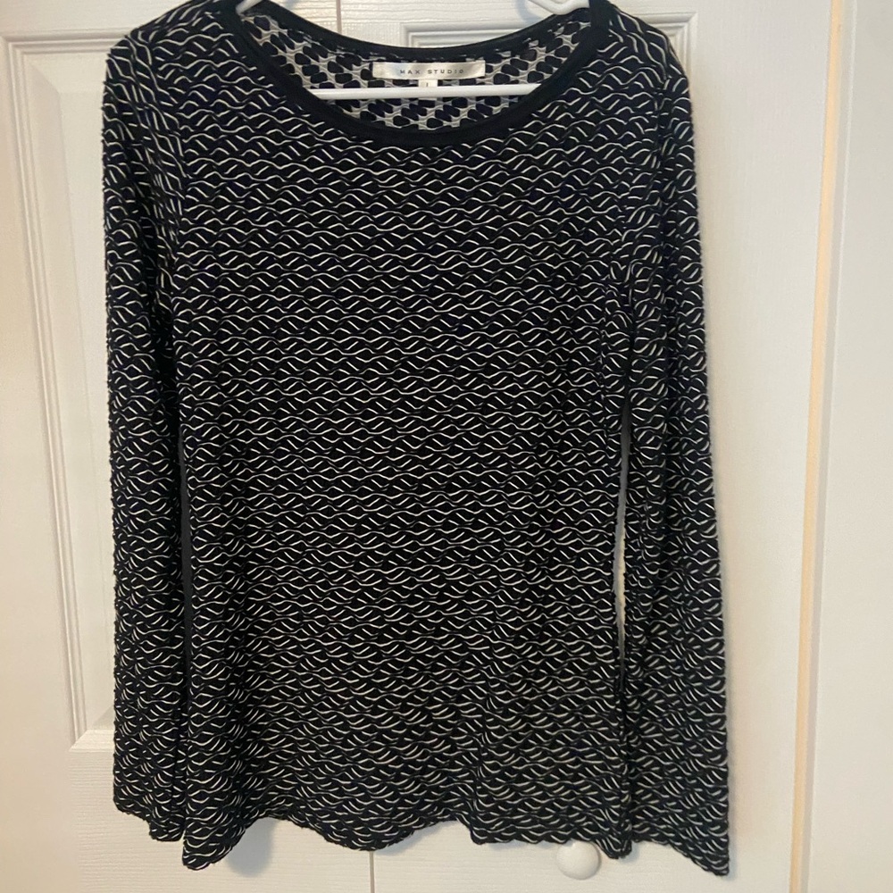 Black and White Patterned Women's Top